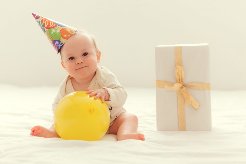 baby celebratng first year birthday